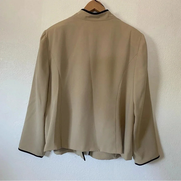 Dressbarn Woman Open Blazer in‎ Tan Size 22W - Picture 12 of 14